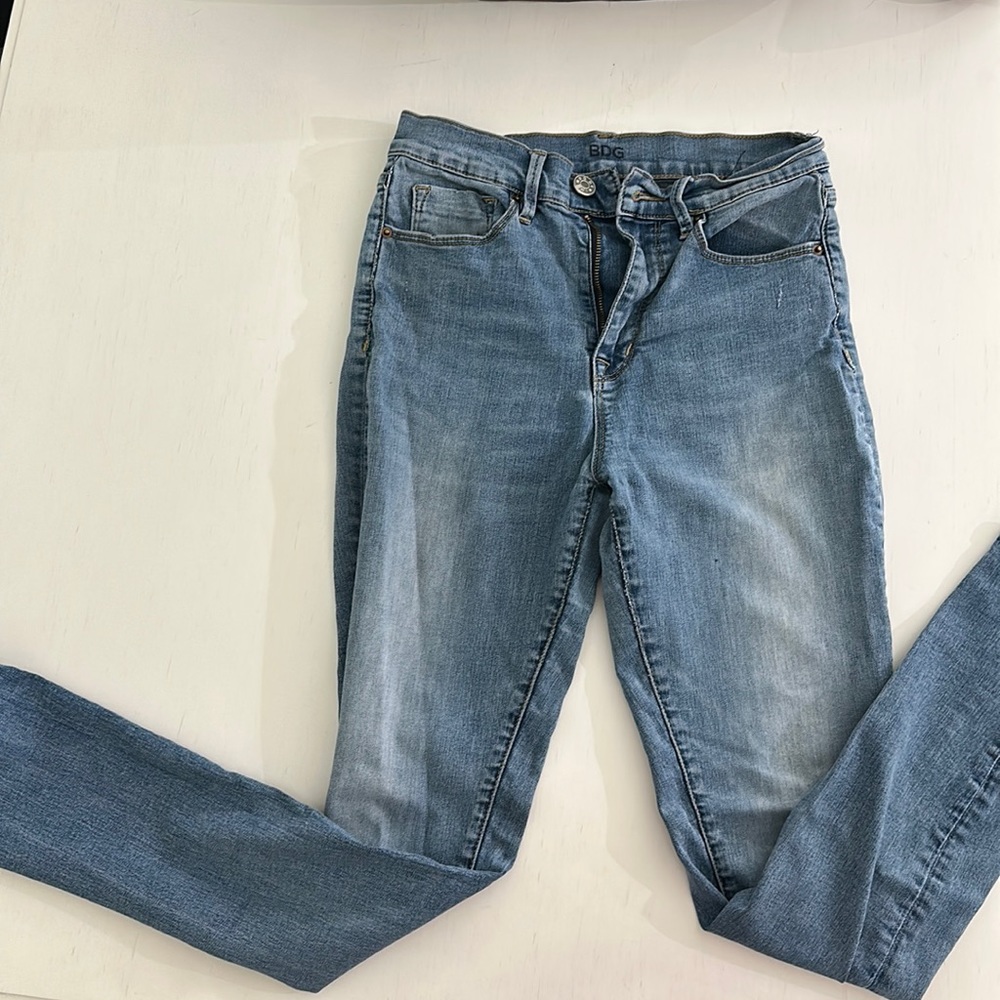 BDG skinny jeans. Size 27w 29 L. High rise. twig. Ankle.